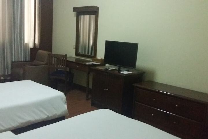 Room 33 of 72