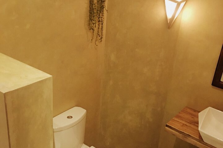 Room 8 of 23
