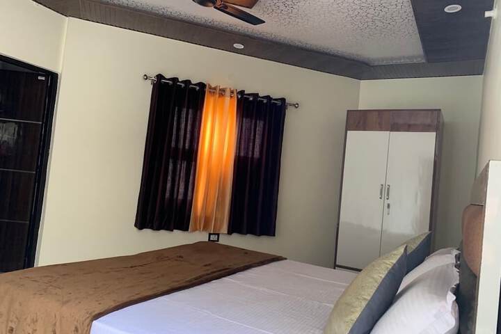 Room 3 of 11