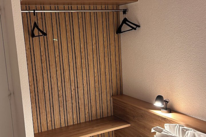 Room 41 of 76