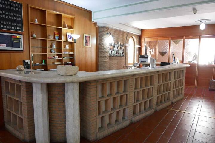 Entrance & Lobby