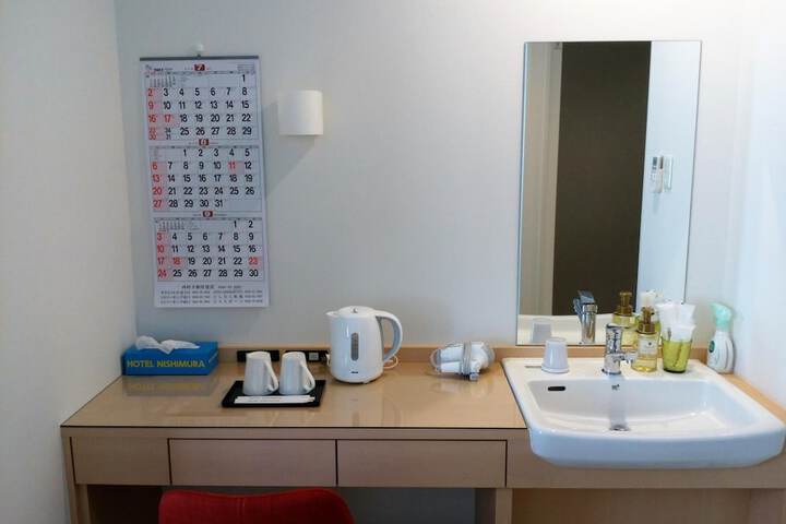 Room 16 of 30