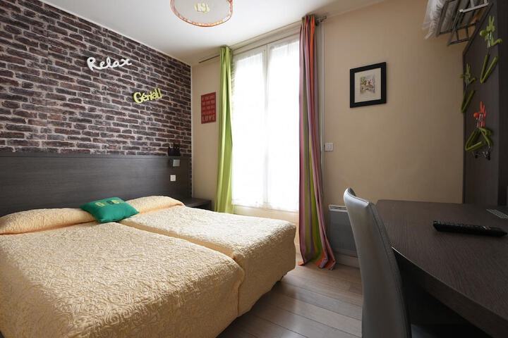 Room 17 of 47