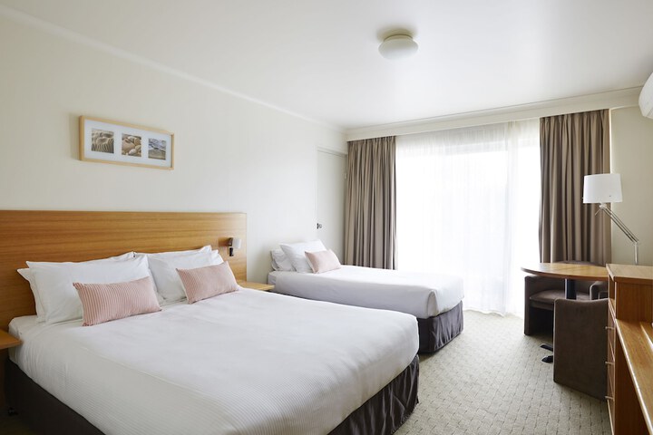 Room 8 of 32