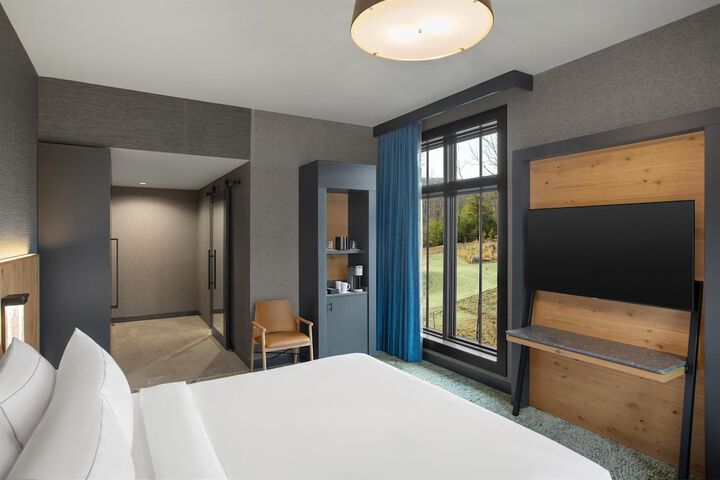 Room 26 of 223