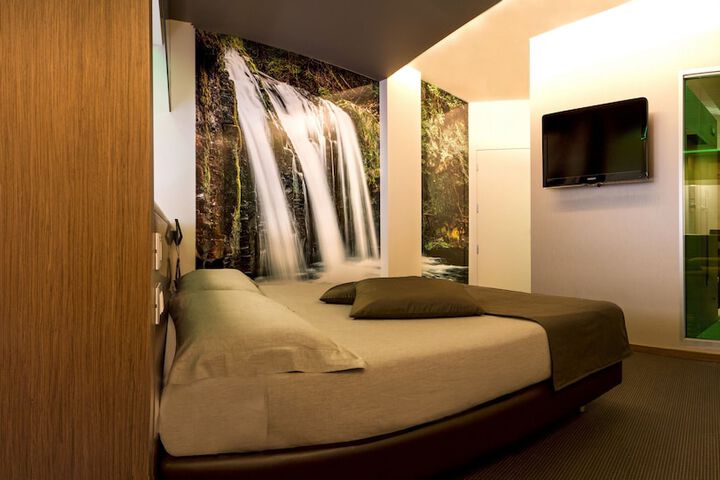 Room 14 of 95