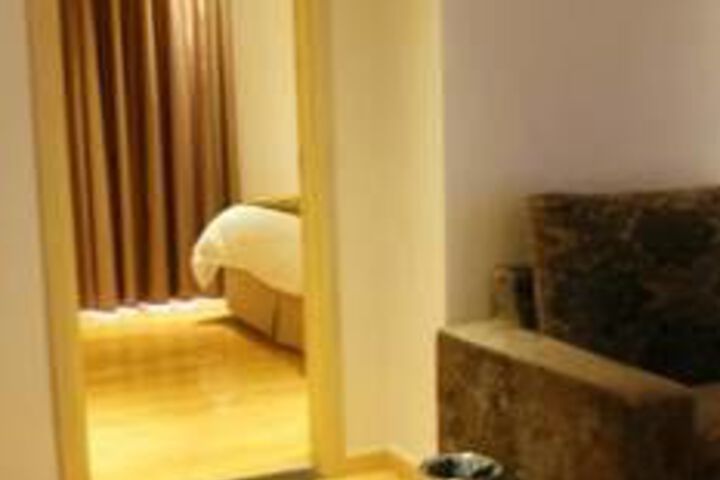 Room 4 of 46