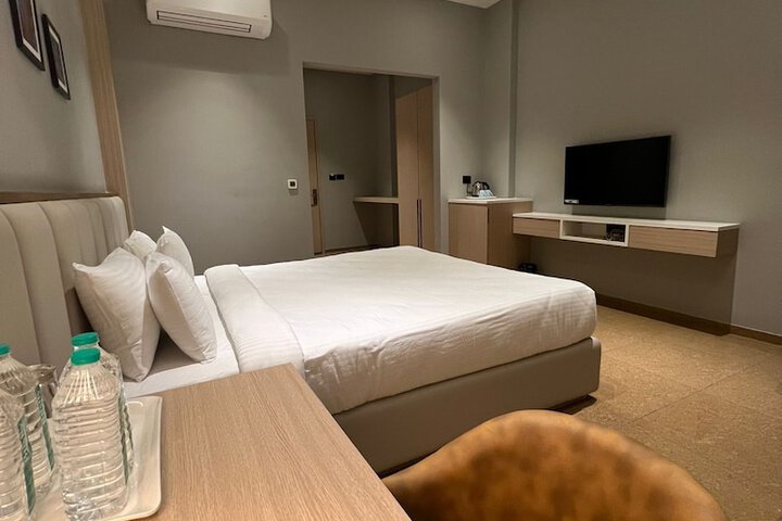 Room 12 of 21