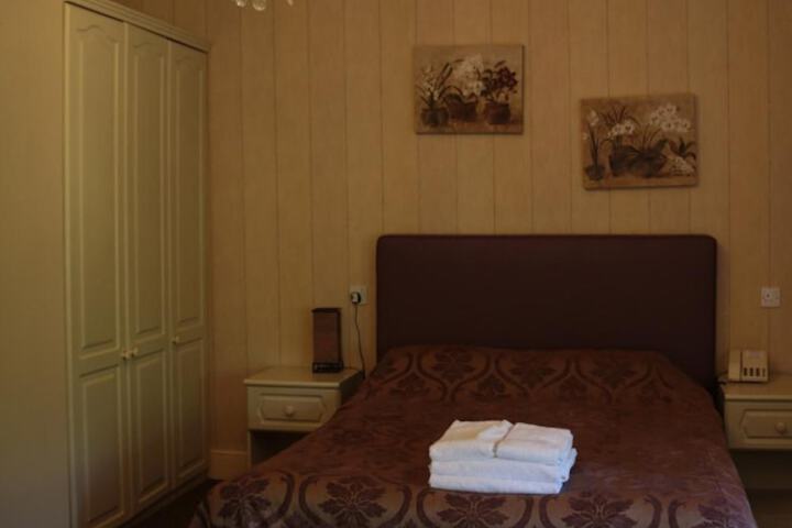 Room 15 of 49