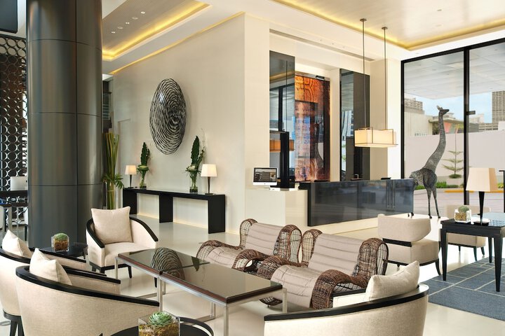 Entrance & Lobby