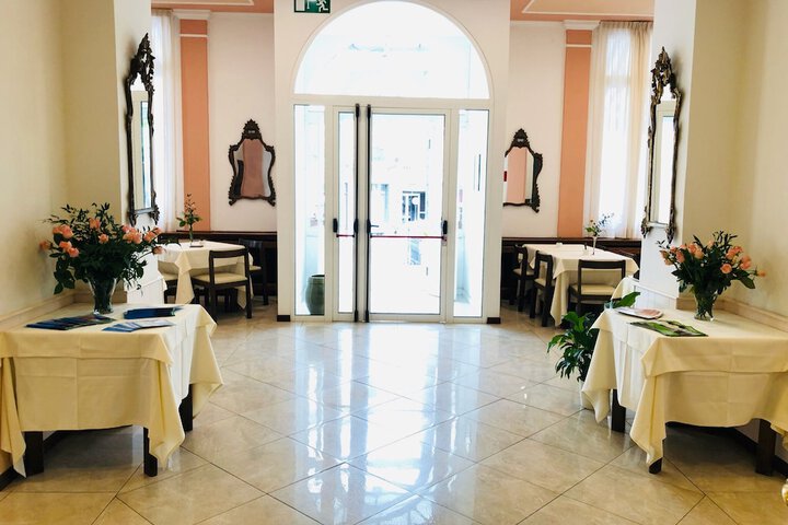 Dining 59 of 73