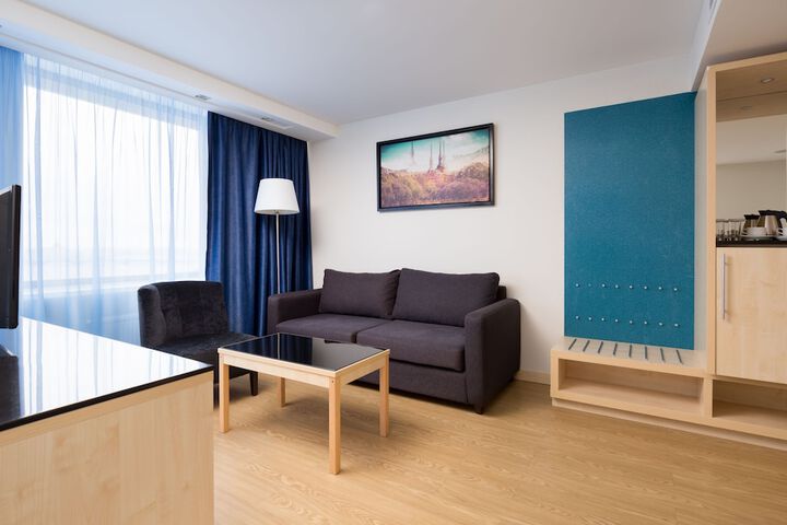 Room 25 of 145