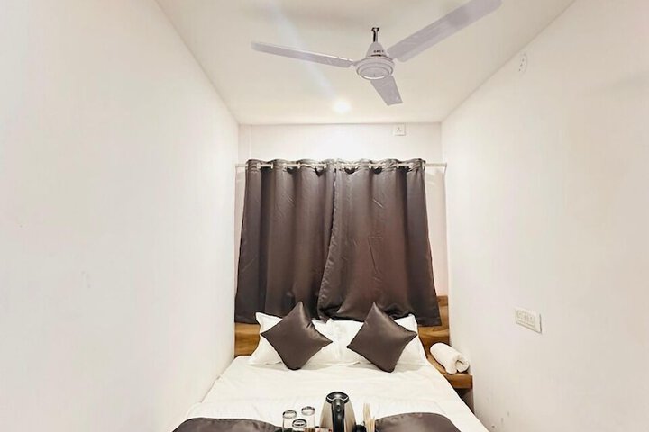 Room 20 of 33