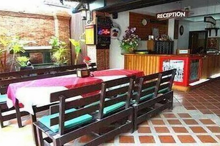 Dining Photos