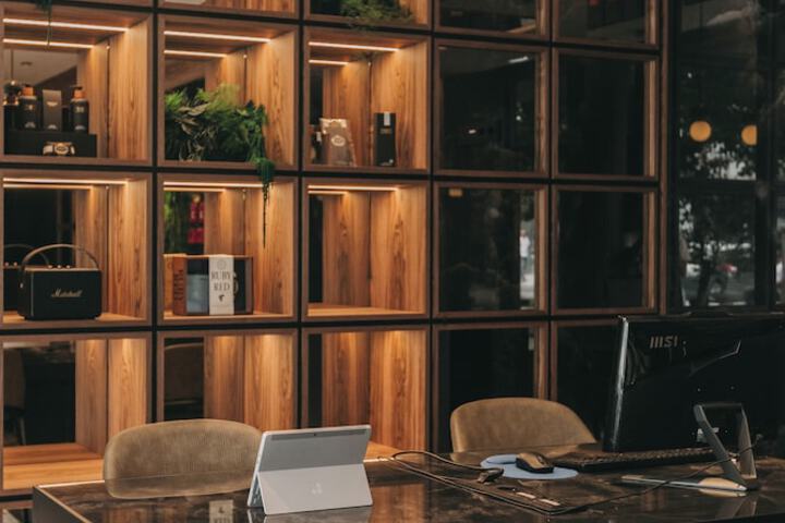 Business Center 135 of 145