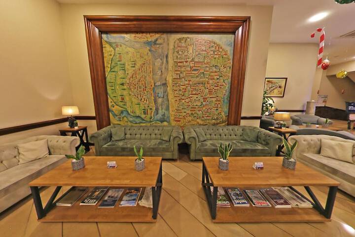 Guest Lobby