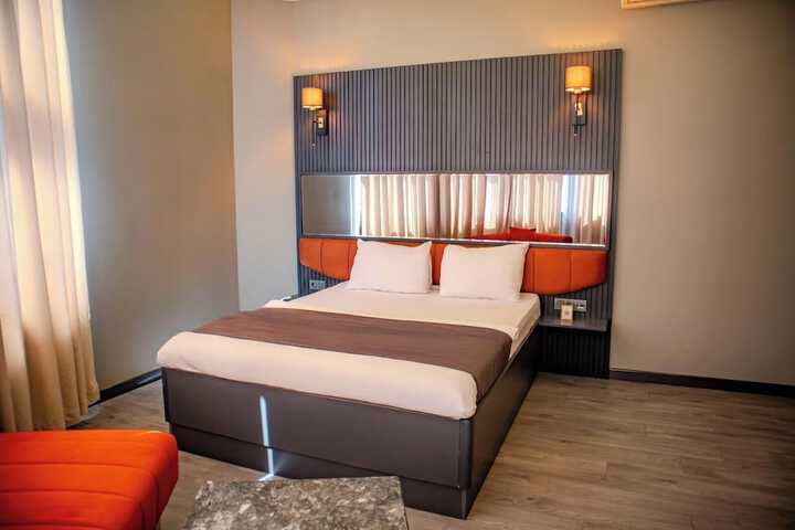 Room 3 of 6