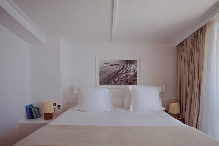 Room 68 of 205