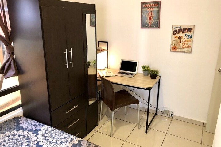 Room 7 of 18