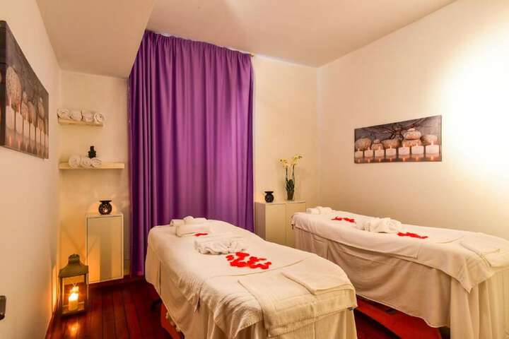 Massage in accommodation