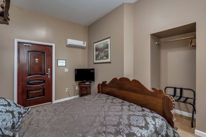 Room 7 of 46