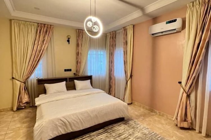 Room 5 of 46