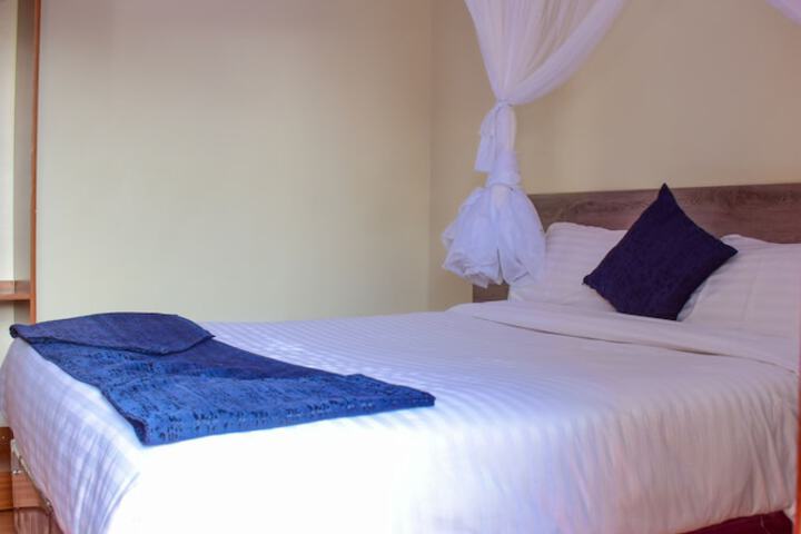 Room 3 of 20