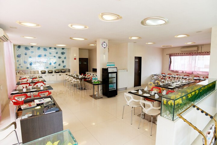 Business Center 18 of 22