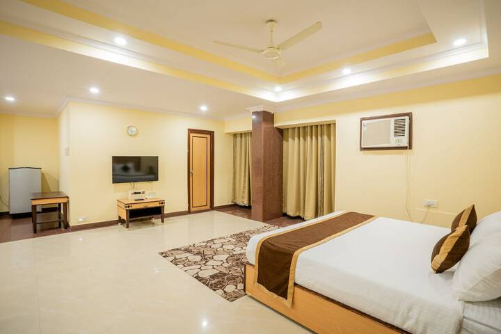 Room 3 of 18