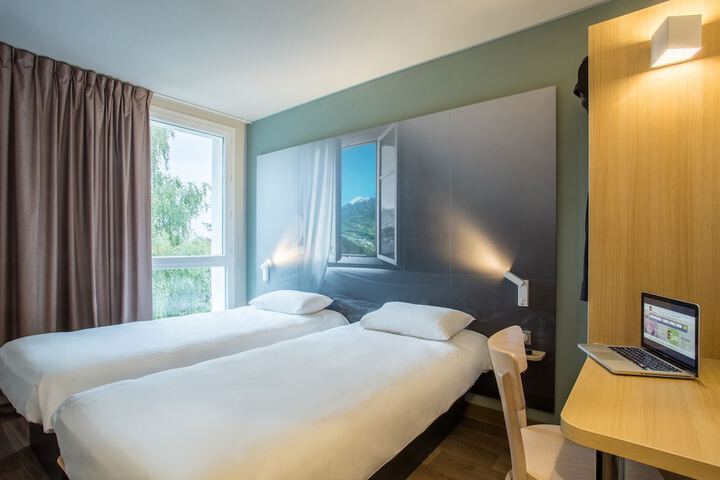 Room 10 of 47