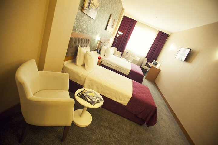 Room 9 of 47