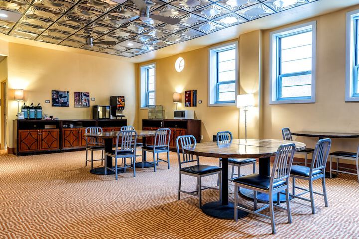 Breakfast area