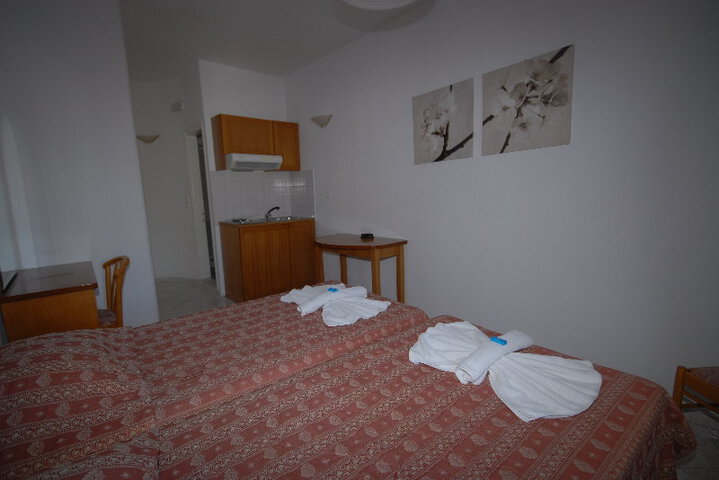 Room 4 of 4