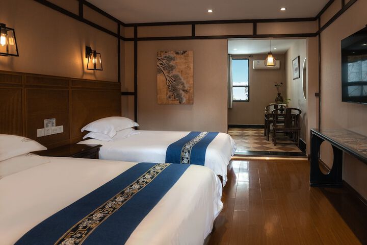 Room 27 of 137