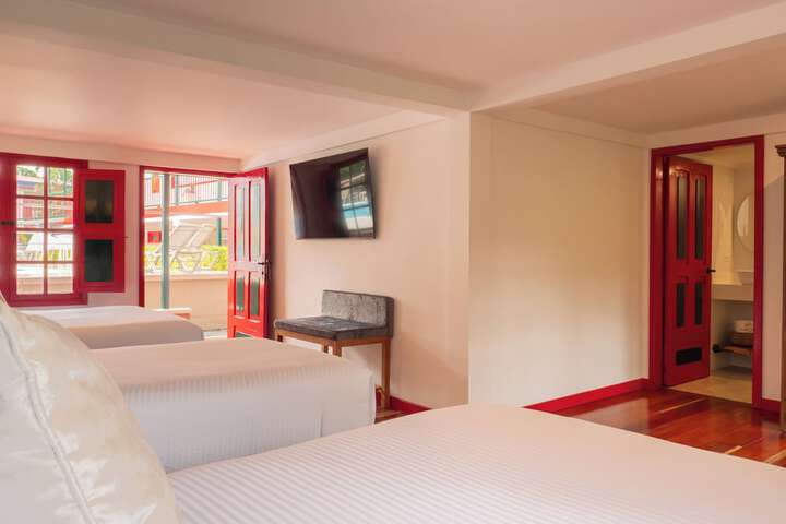 Room 28 of 103