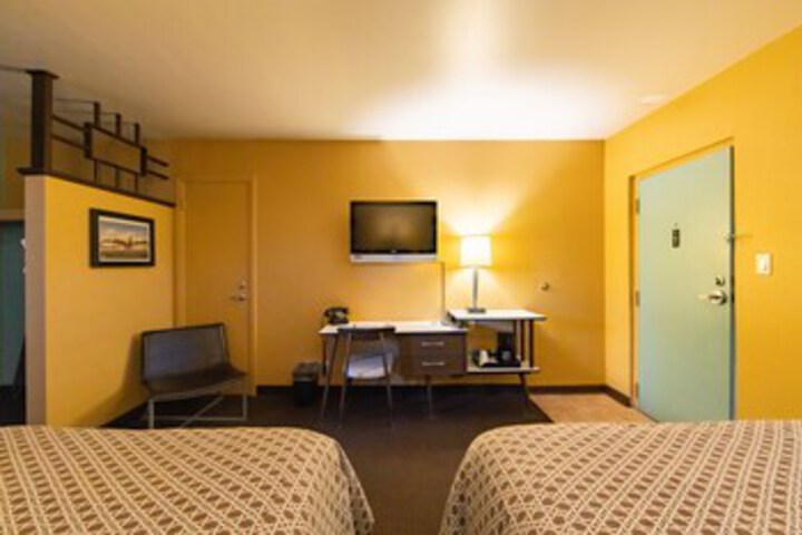 Room 12 of 21