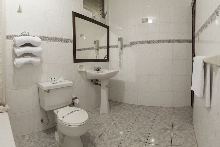 Room 5 of 20