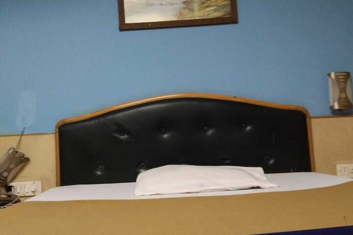 Room 2 of 14
