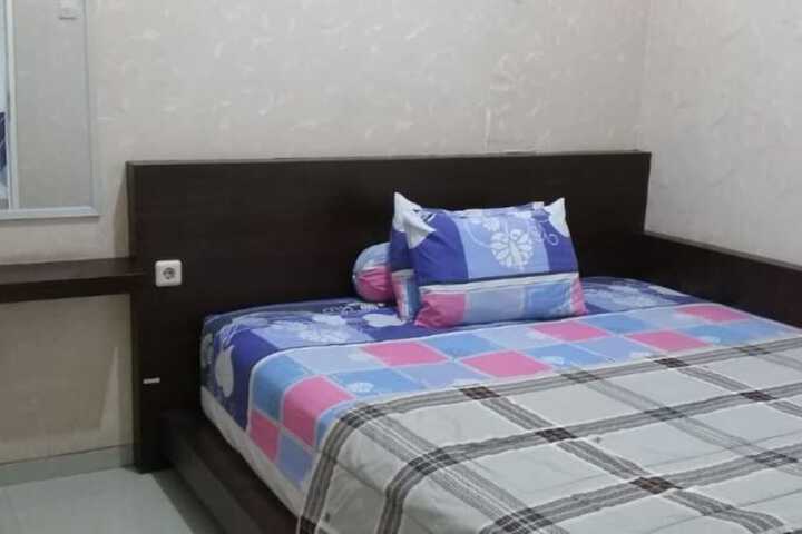 Room 4 of 13