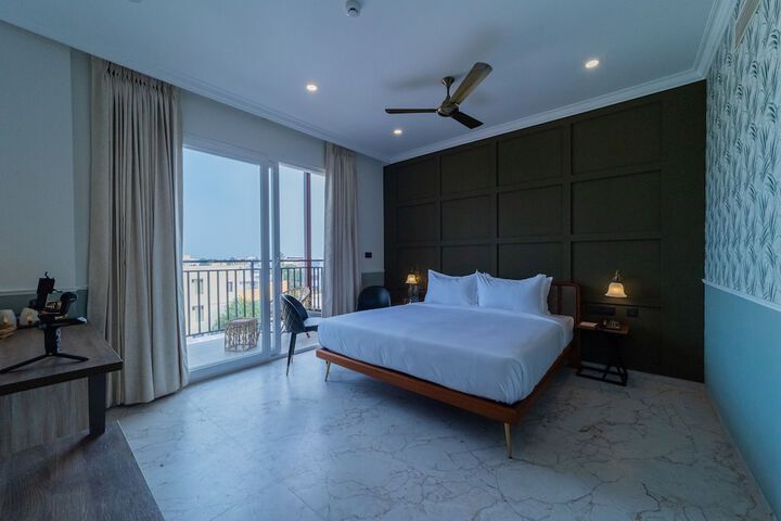 Room 12 of 49