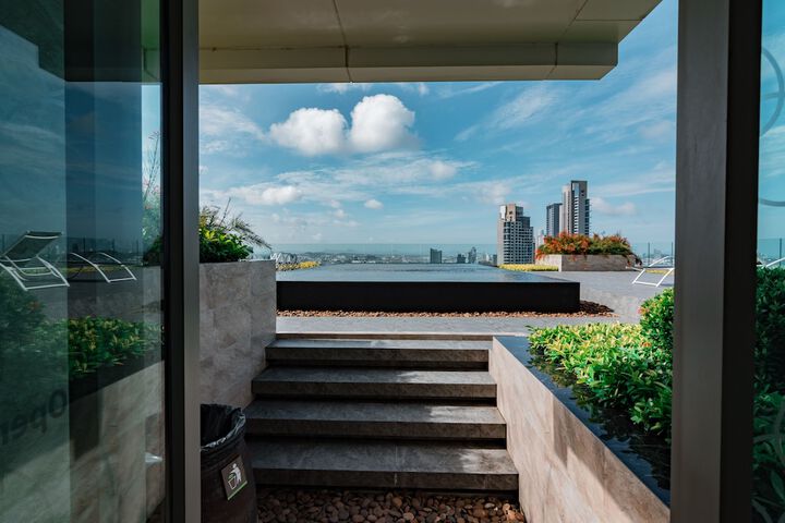 Sundeck 4 of 62