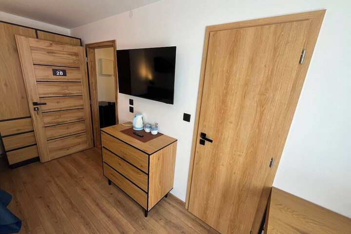 Room 42 of 91