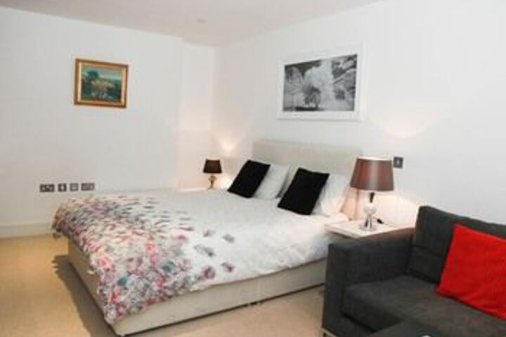 11 Tottenham Mews