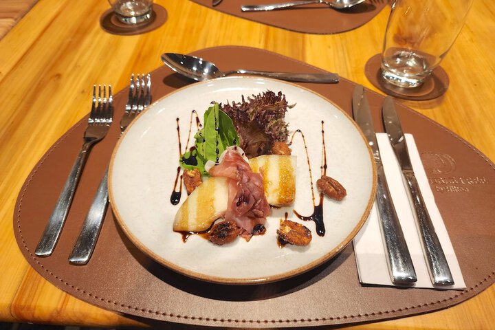 Dining 41 of 51