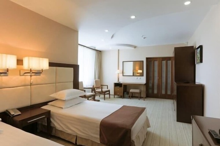 Room 25 of 74