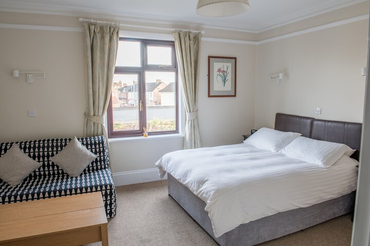 Room 4 of 36