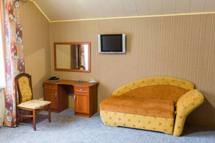Room 15 of 18