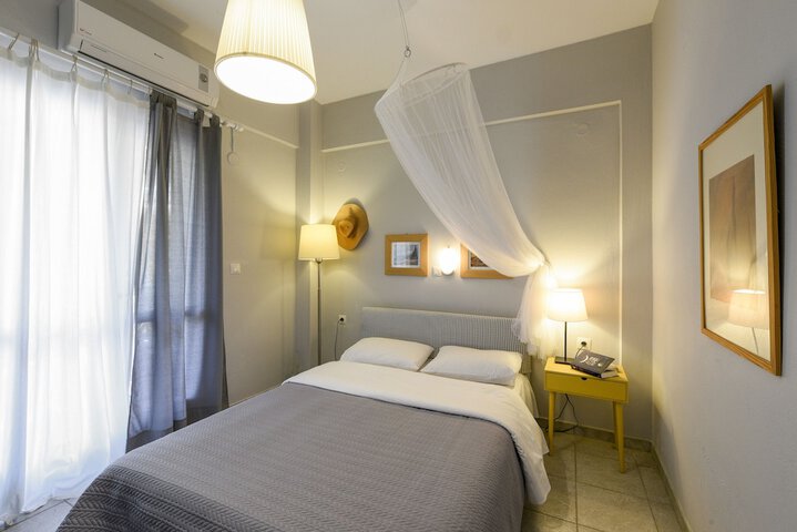 Room 3 of 64