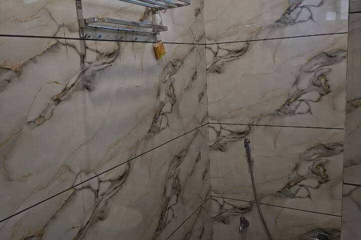 Room 10 of 72