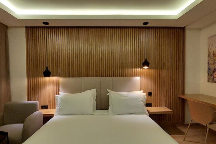 Room 12 of 84